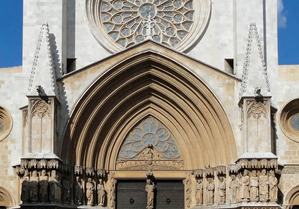 Definitivamente no te puedes perder la Catedral de Tarragona en tu escapada por Barcelona.
