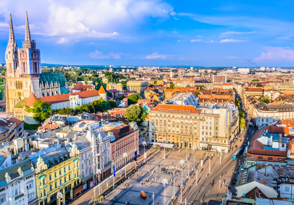 Ésta hermosa ciudad, Capital de Croacia se caracteriza por su arquitectura austrohúngara.