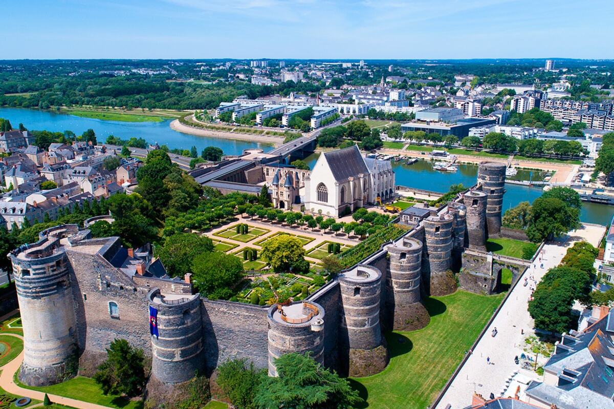Viajes Francia, Irlanda, Inglaterra y Escocia 2026: Circuito Islas Britanicas con Bretaña y Castillos del Loira