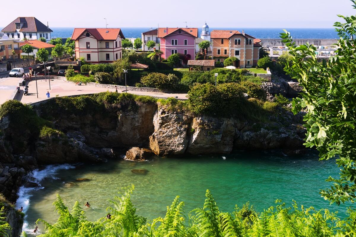 Llanes