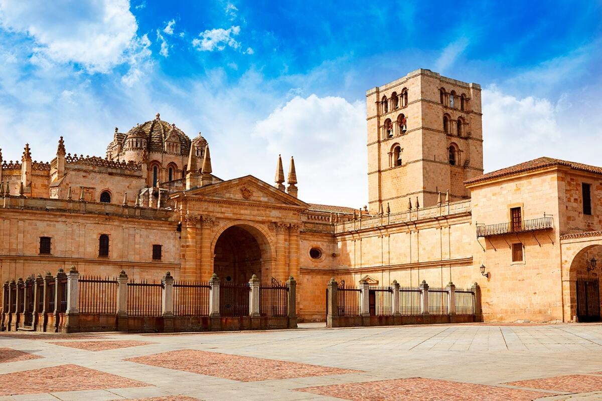 Zamora