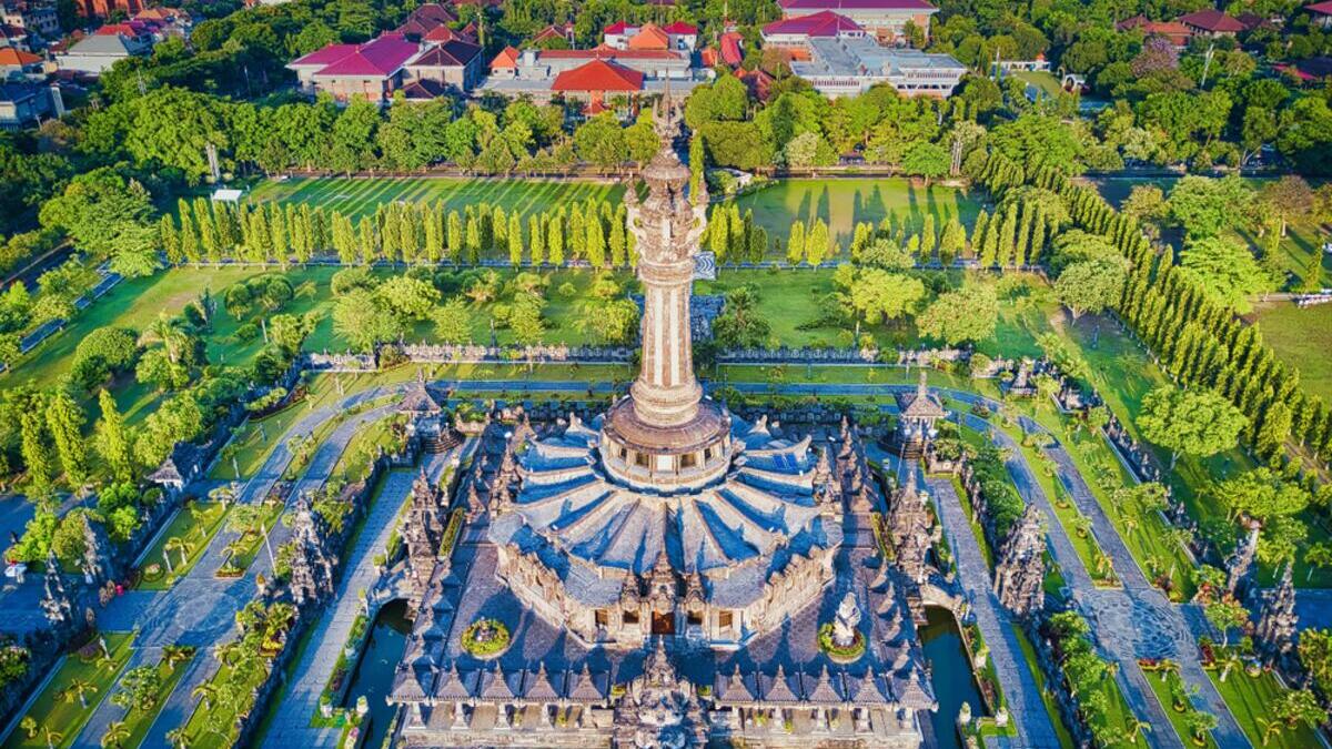 Joyas de Indonesia: Bali, Gili y Lombok [year]