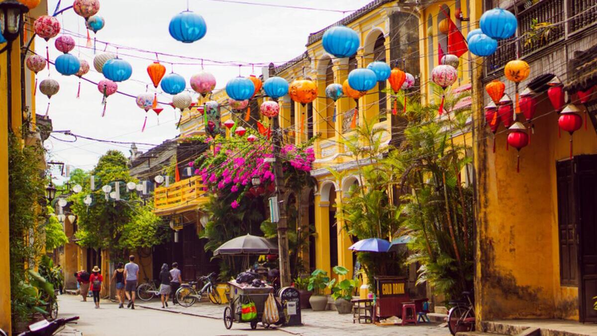 Tesoros de Vietnam: Hanói, Bahía Halong y Ho Chi Minh Esencial