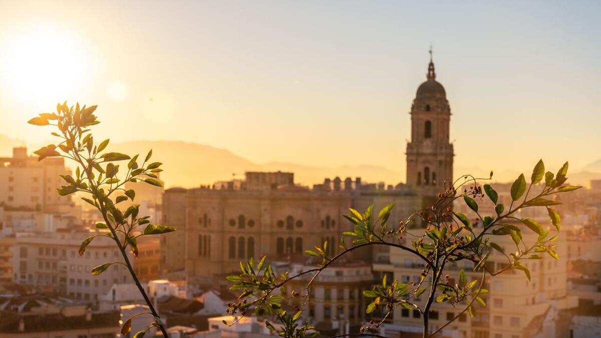 Mágicos Tesoros de España y Marruecos: Sol, Ciudades y Playas