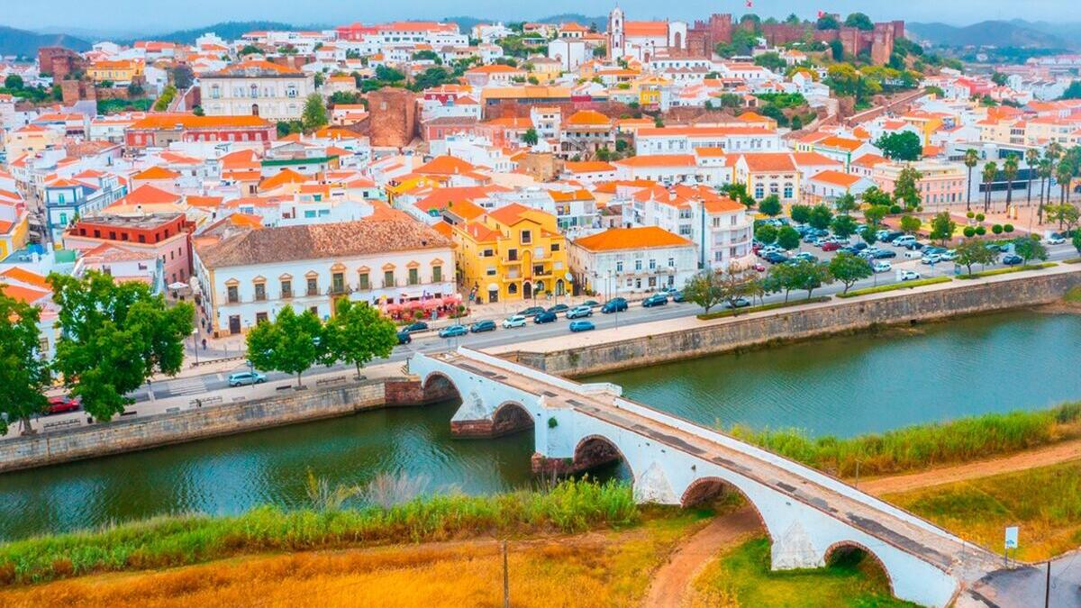 Algarve, Sol con Sevilla