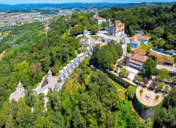 Viajes Portugal, Sevilla, Granada, Santander, Santillana del Mar, Bilbao, Santiago de Compostela, Málaga, Lugo, Cambados, Oviedo, Covadonga, San Sebastián, Guernica, Ronda, Nerja, Mérida, España y Madrid 2026: Viaje Andalucía, Portugal y País Vasco (Sin Alhambra)