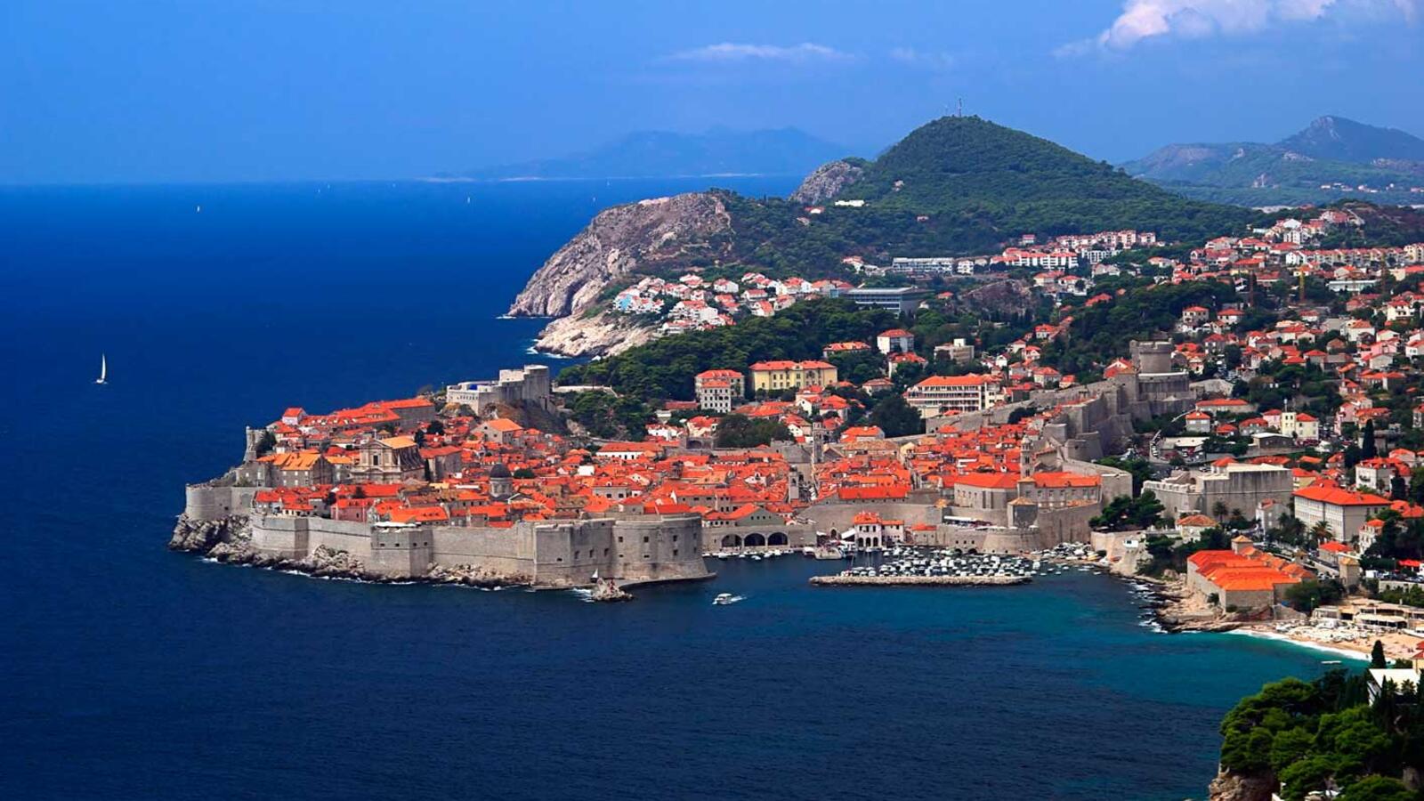 Croacia Essencial y Más Allá: Dubrovnik, Eslovenia y Mágico Mostar