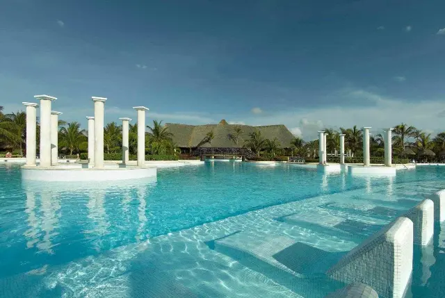 Grand Palladium Select White Sand